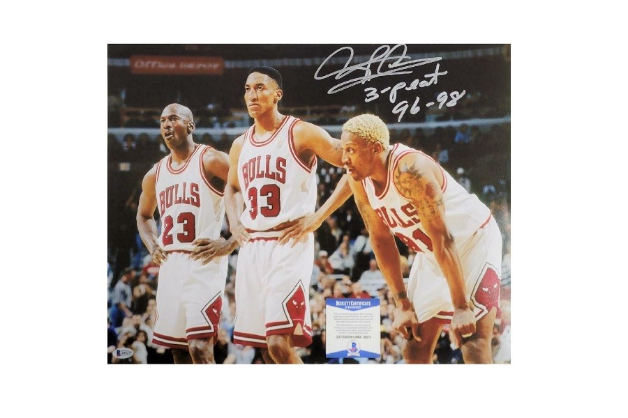 Dennis Rodman Signed Chicago Bulls Jersey beckett COA 